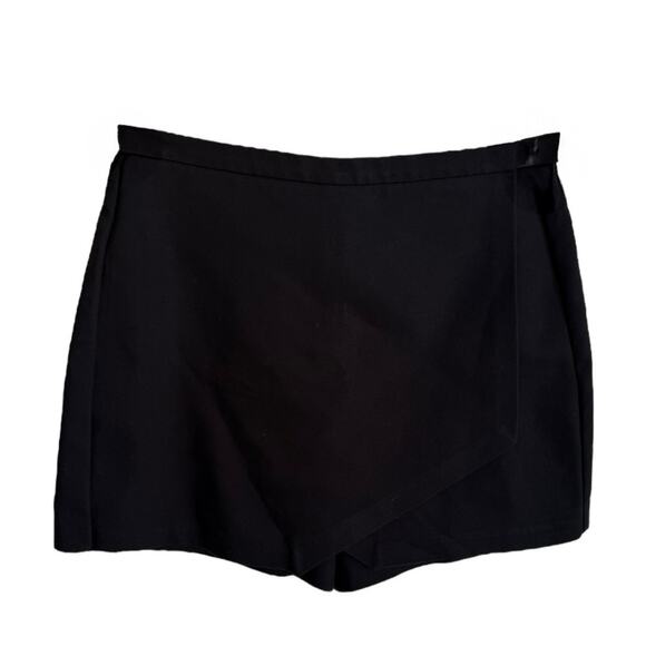 Abercrombie & Fitch Womens Skort Sz 2 Skirt Shorts Black Asymmetrical Diagonal - Picture 2 of 7